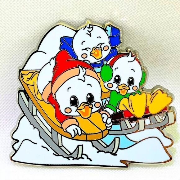 Disney Pin Christmas Cuties Mystery Box Huey Dewey & Louie Sledding 2021 - Picture 4 of 5